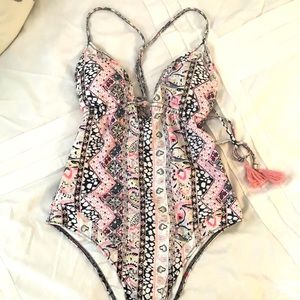 New Victoria’s Secret Monokini Swimsuit